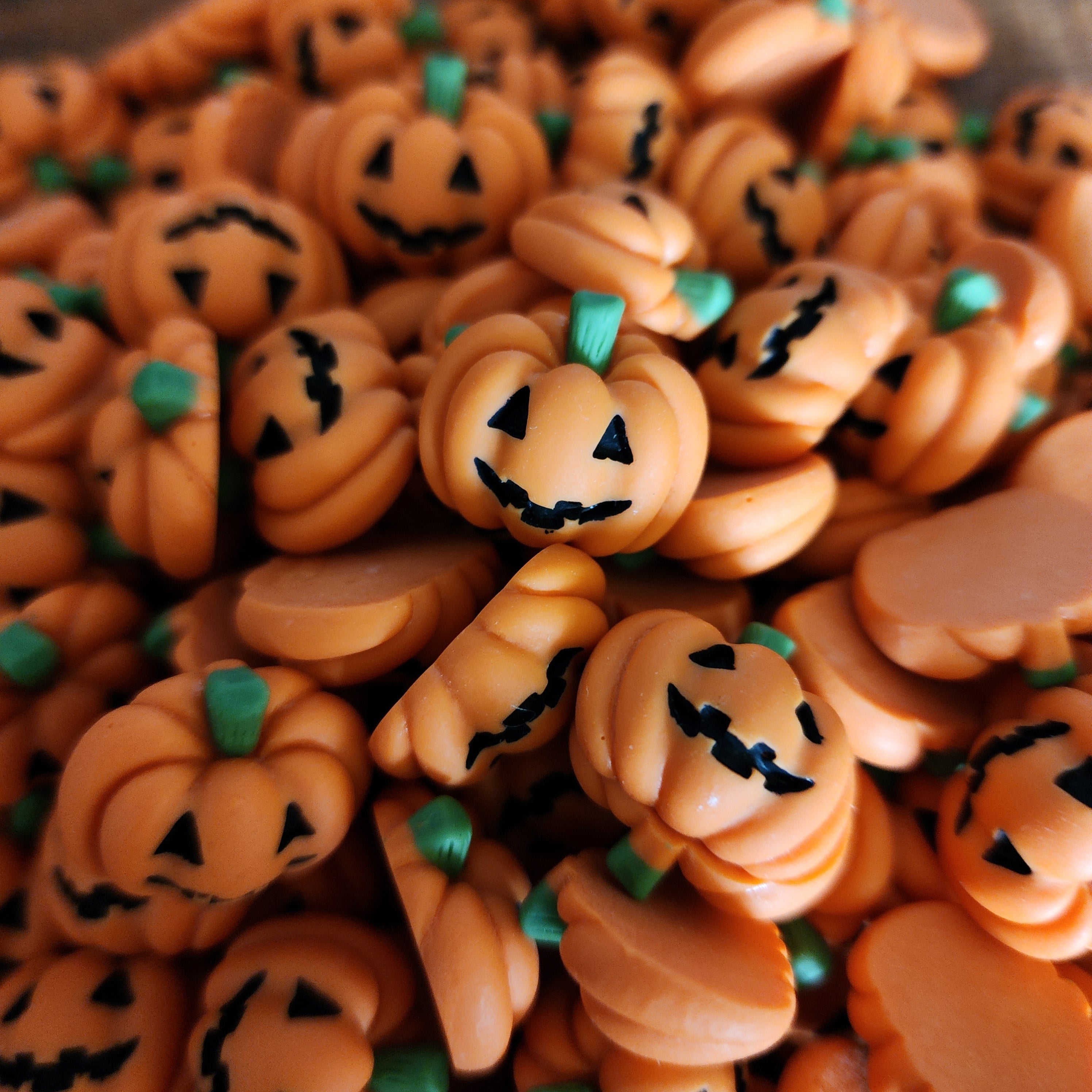 1oz Jack-O-Lantern Resin Flatback Cabochons