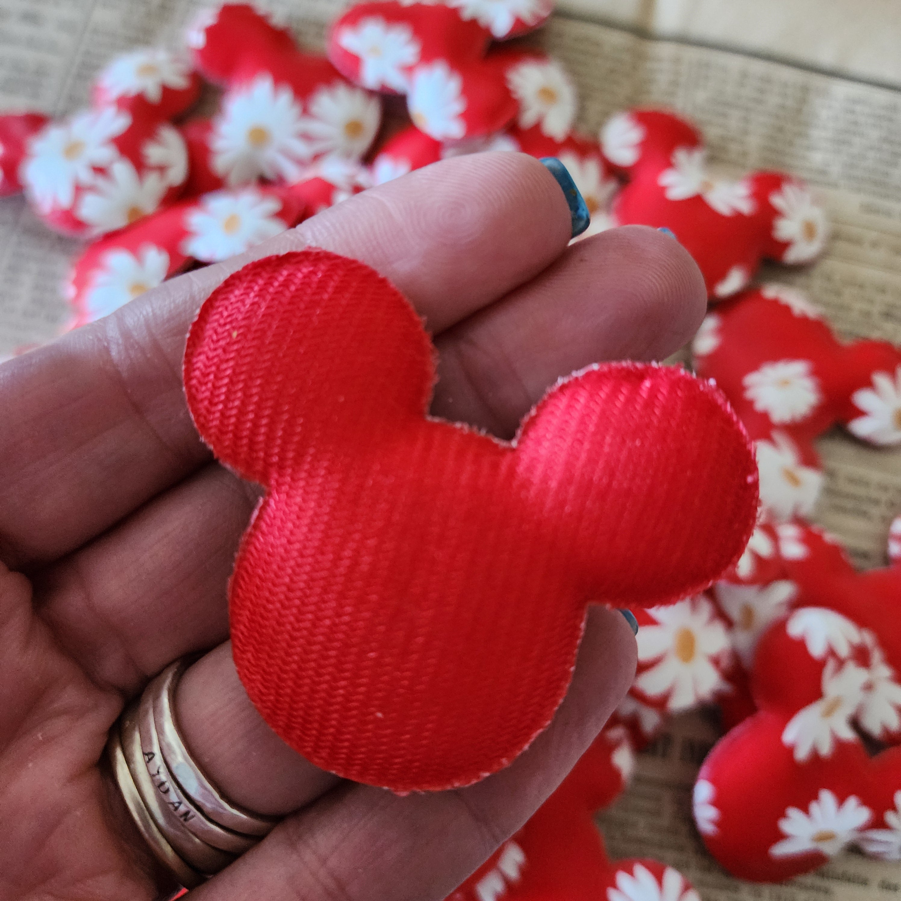2pc Red Daisy Mouse Head Applique