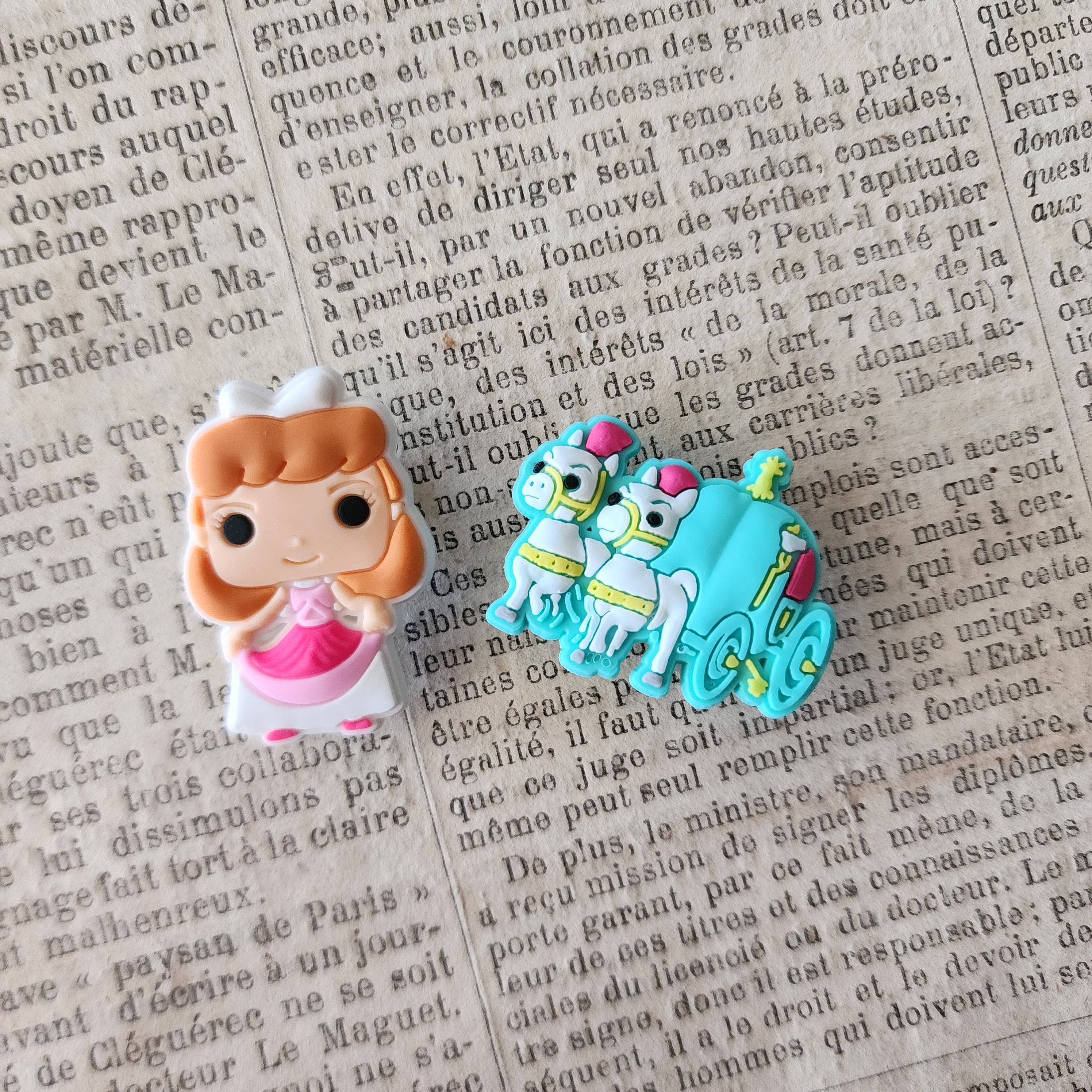 2pc Cinderella Shoe Charms