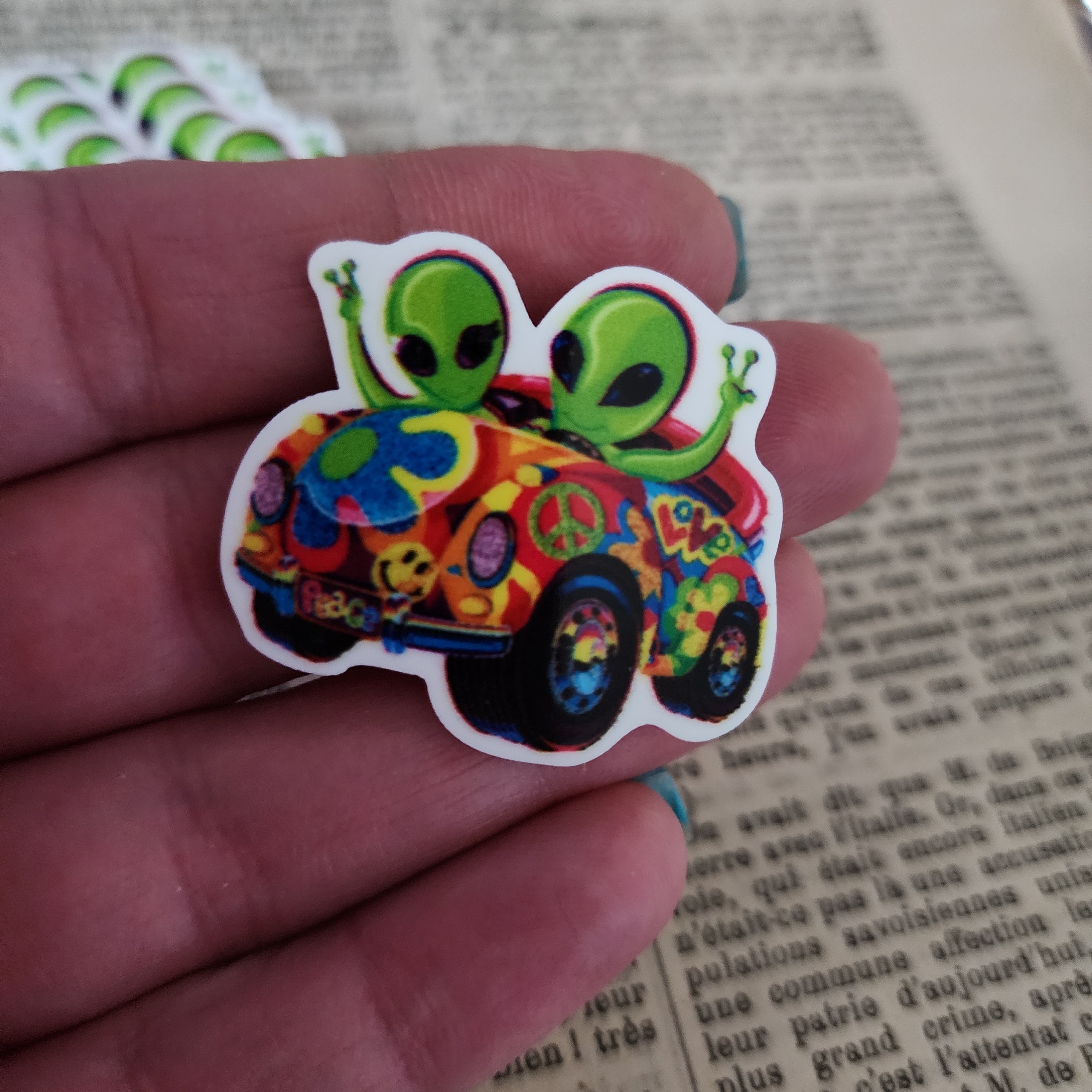 2pc 90's Retro Alien Planar Resin