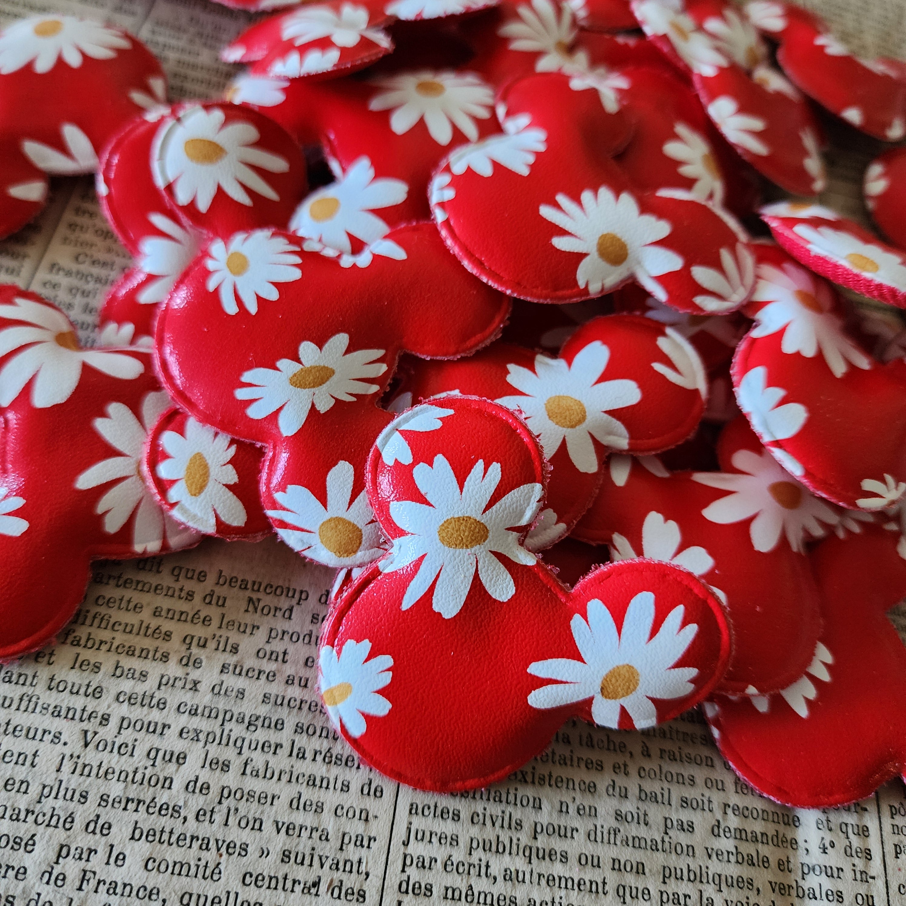 2pc Red Daisy Mouse Head Applique