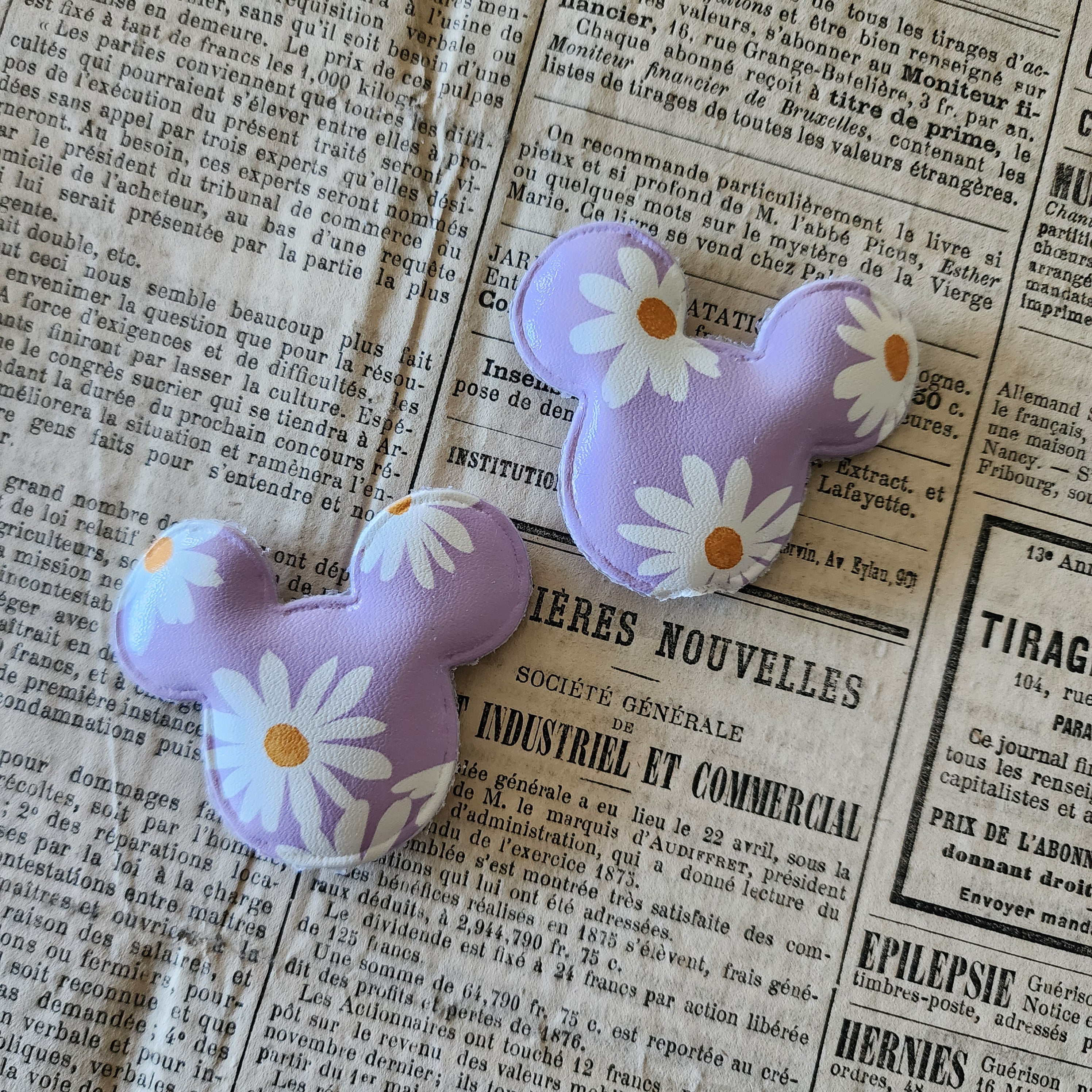2pc Purple Daisy Mouse Head Applique