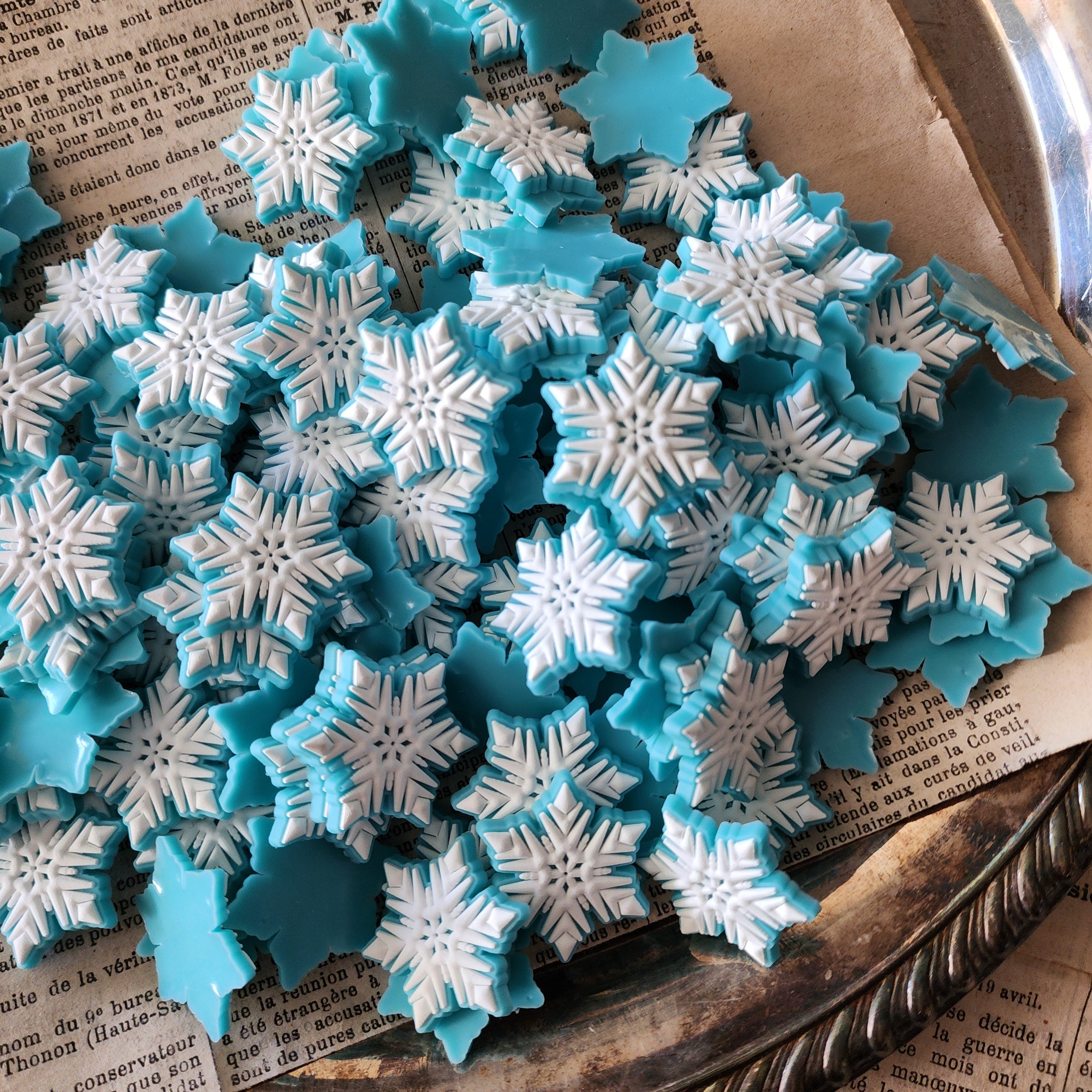 2pc Snowflake Soft PVC Resin