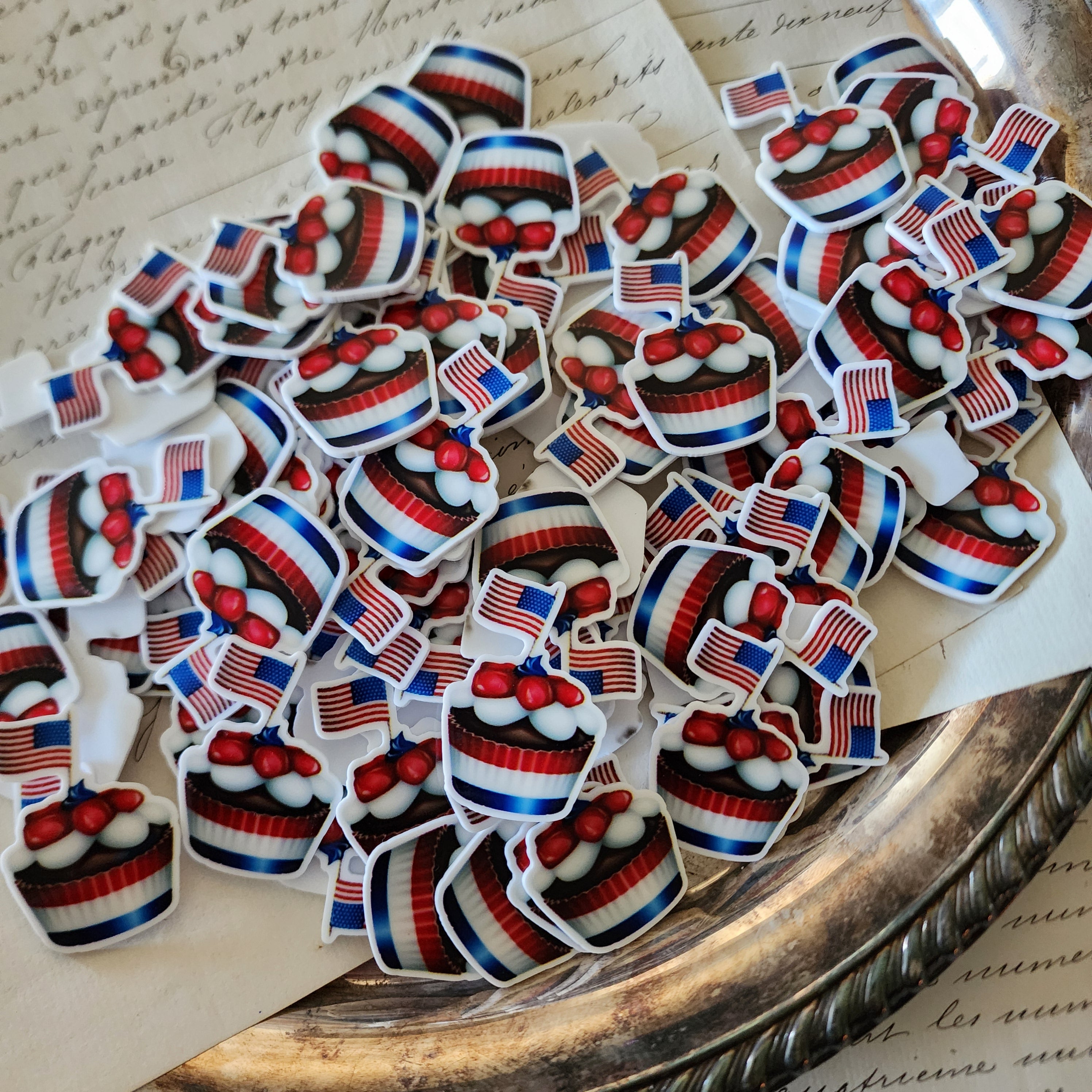 2pc Red, White and Blue Cupcake Planar Resin