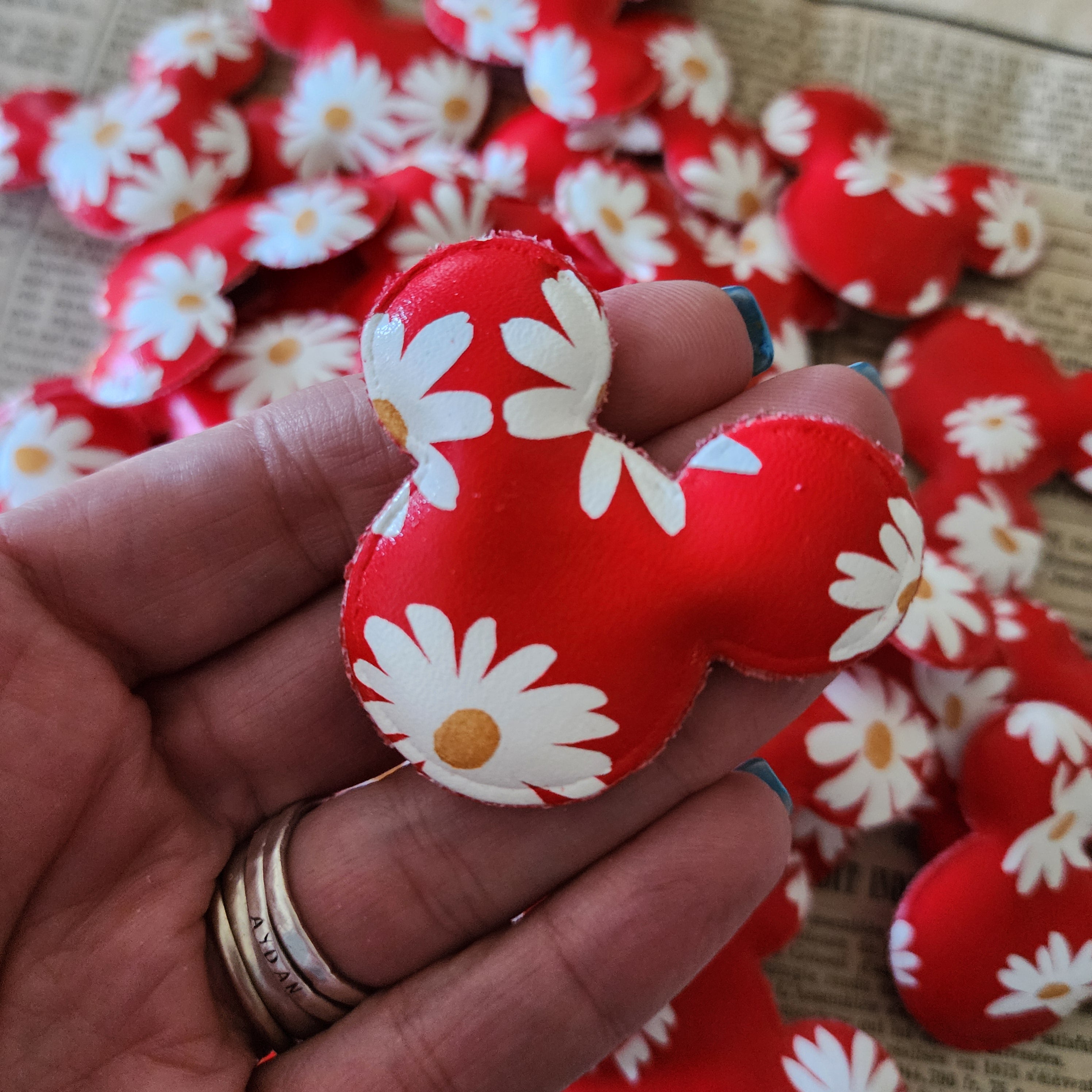 2pc Red Daisy Mouse Head Applique