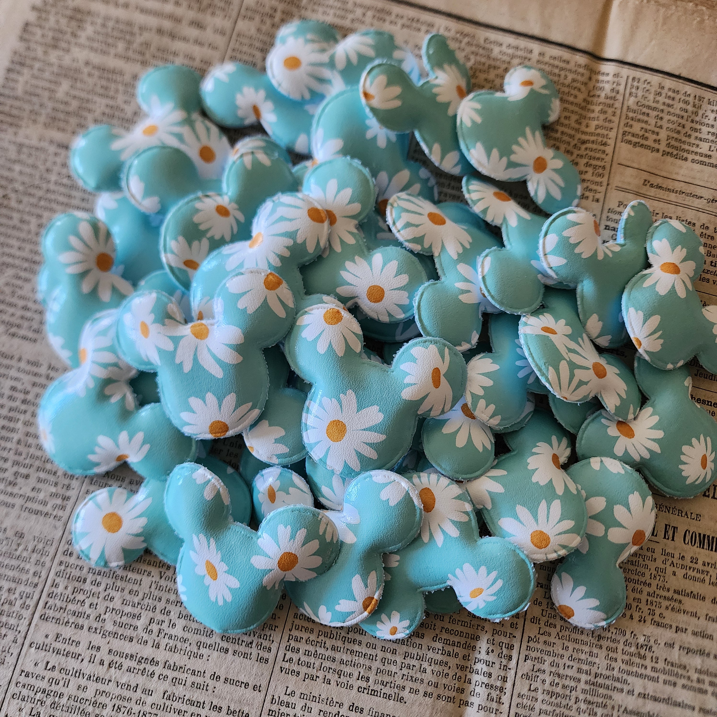 2pc Blue Daisy Mouse Head Applique