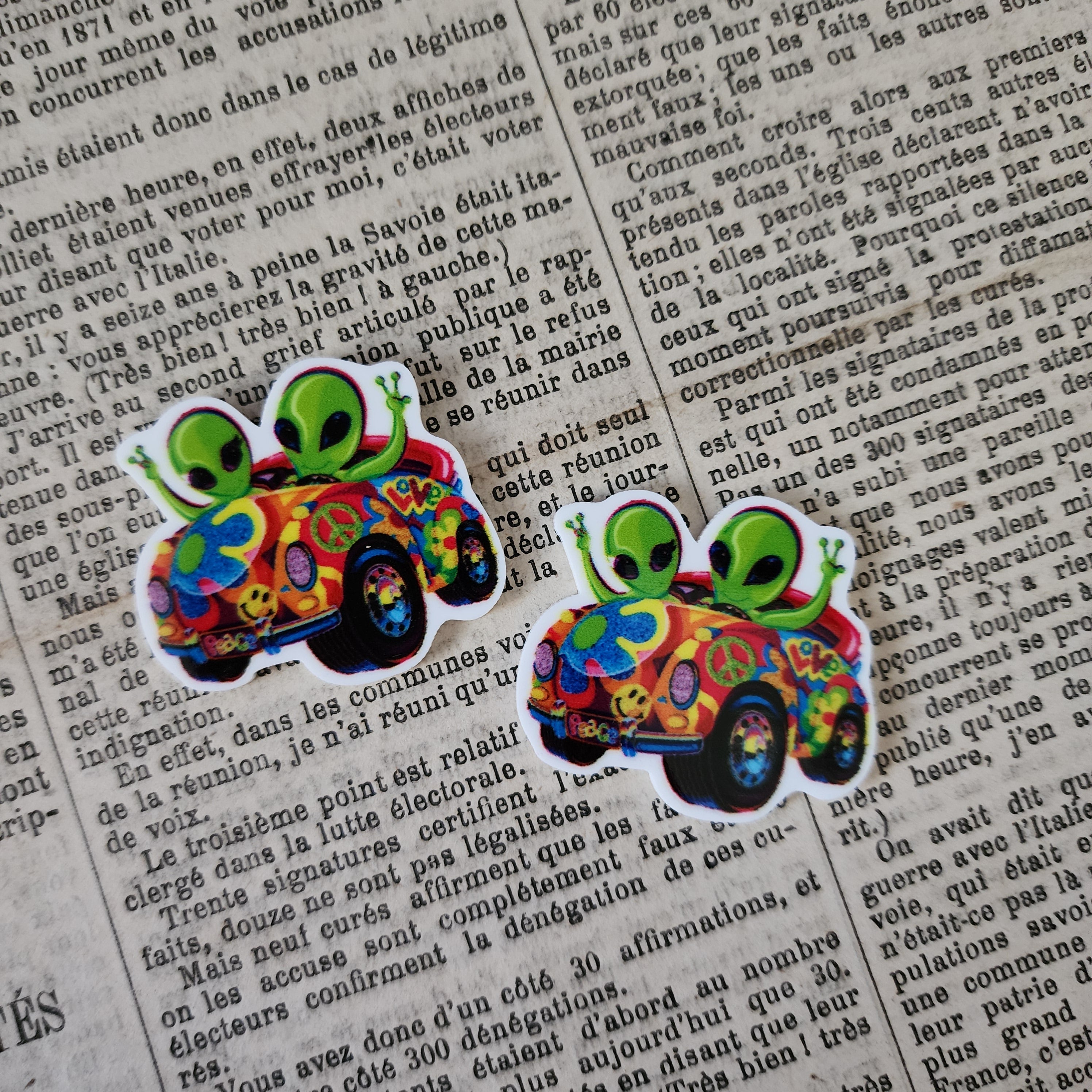 2pc 90's Retro Alien Planar Resin