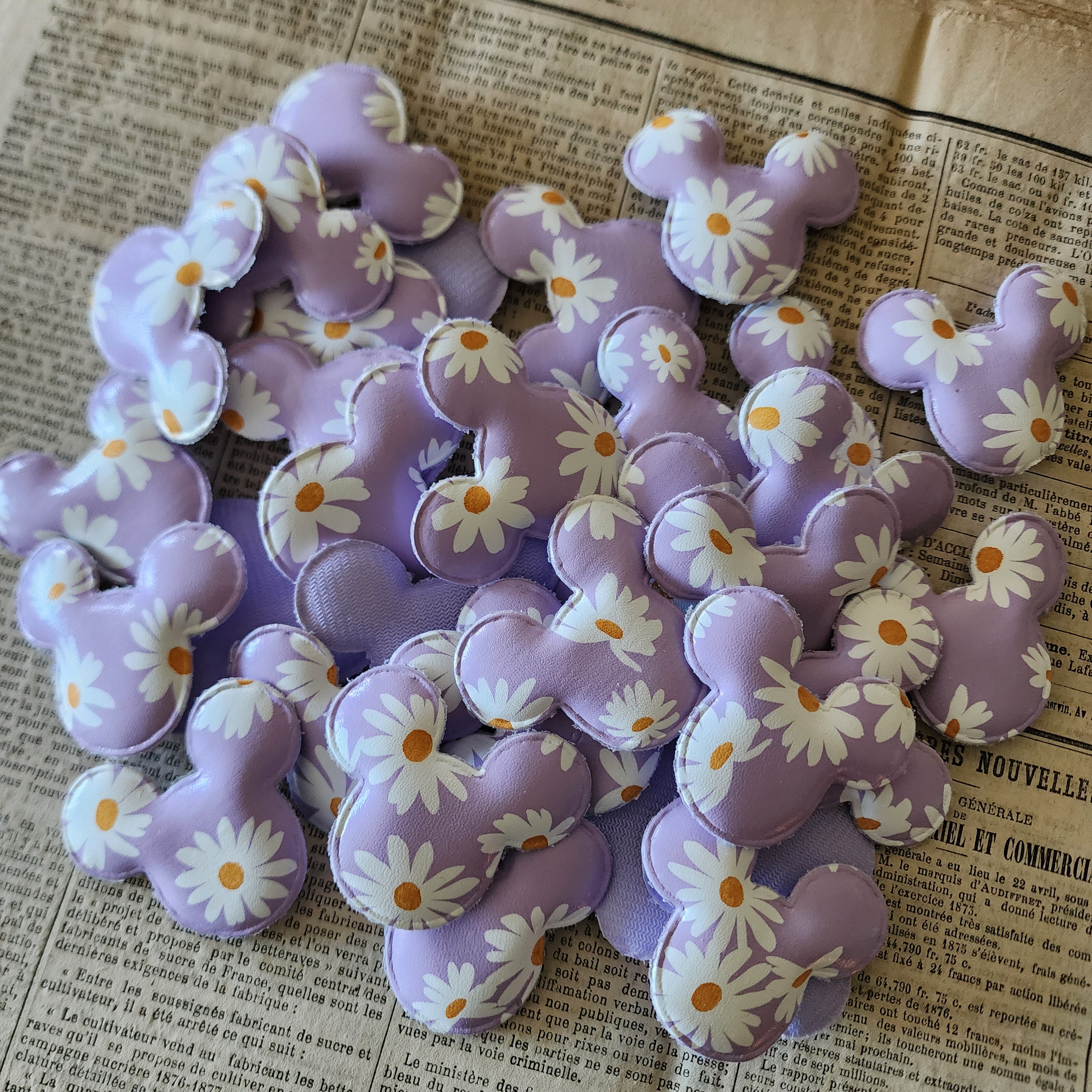 2pc Purple Daisy Mouse Head Applique