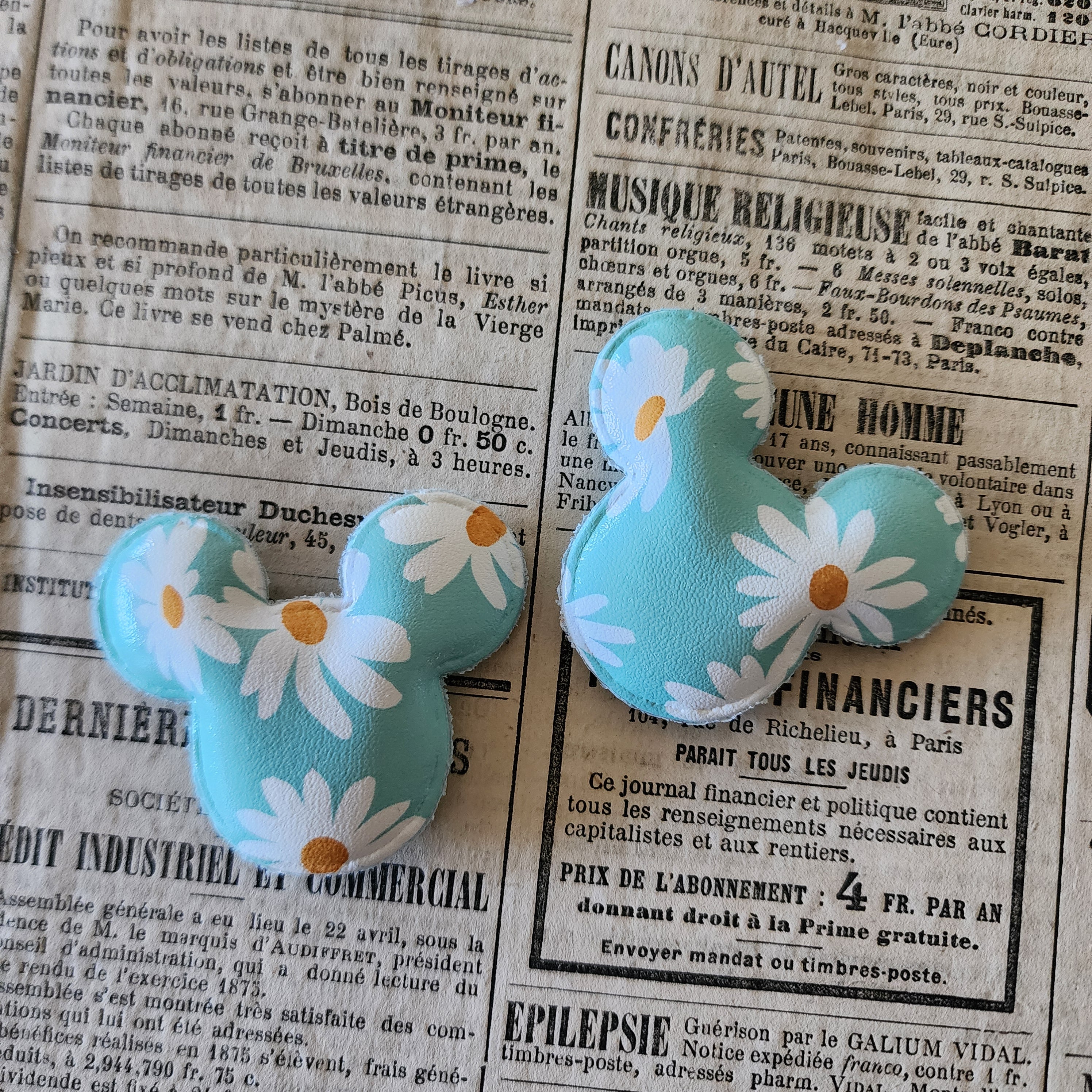 2pc Blue Daisy Mouse Head Applique