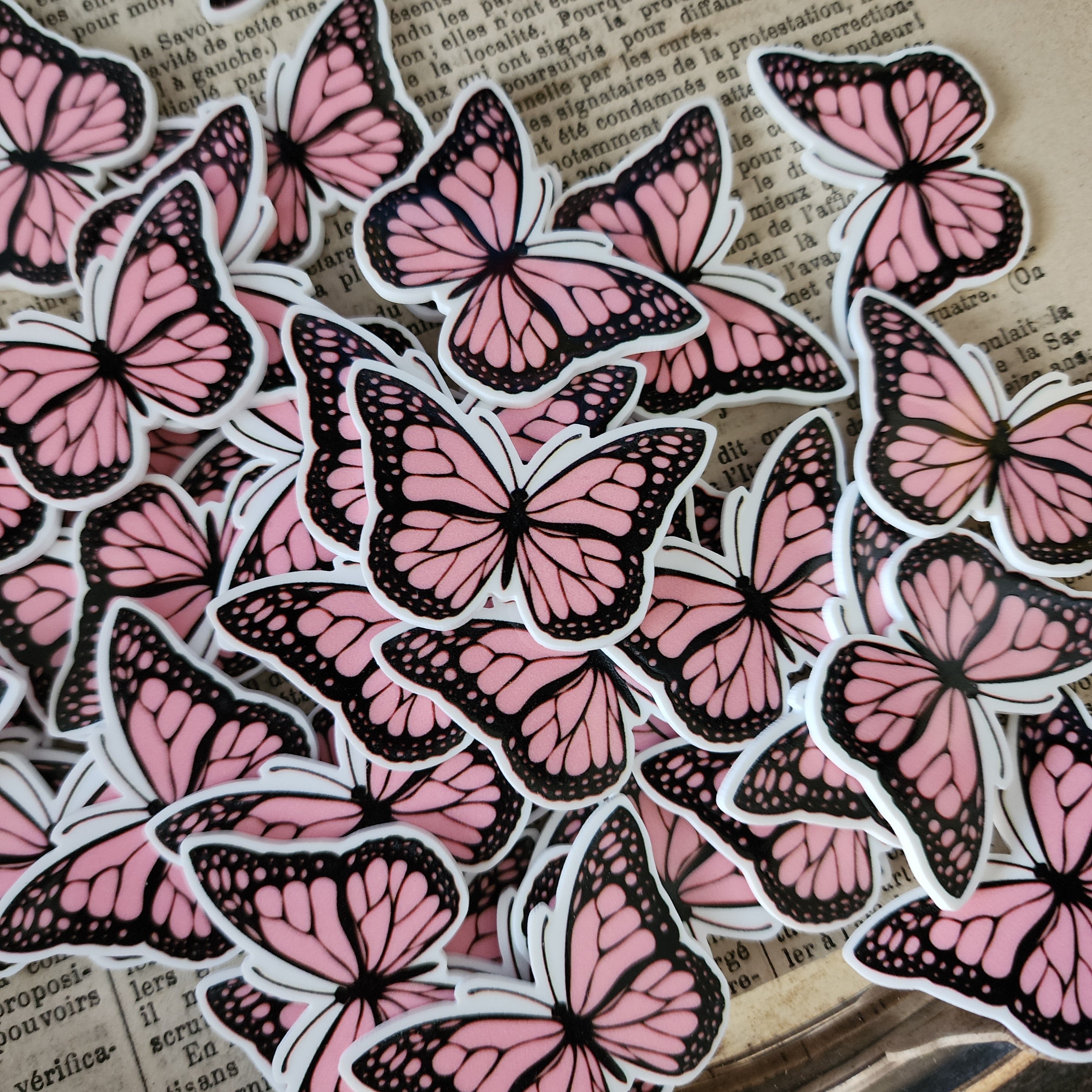 2pc Pale Pink Butterfly Planar Resin